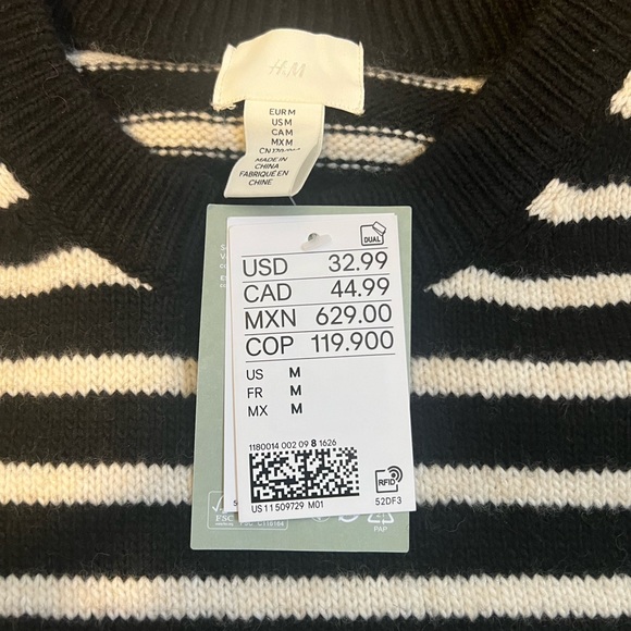 NWT Black and White Cropped Sweater - Picture 8 of 8